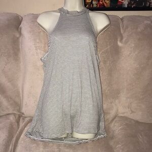 Hot Ginger large long white and black striped tank 💕